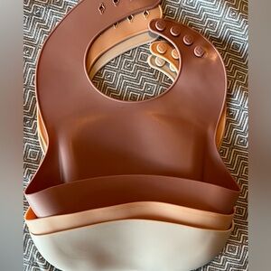 Set of Silicone Bibs in Earth Tones